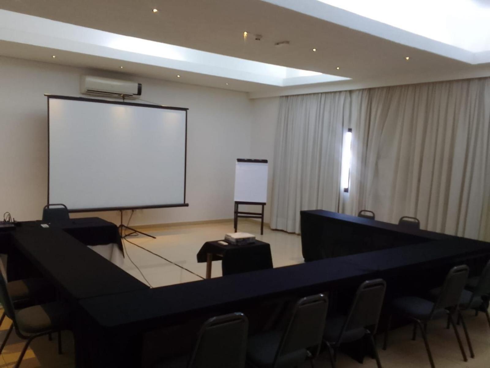 Oasis Tower Hotel Ribeirao Preto Bagian luar foto