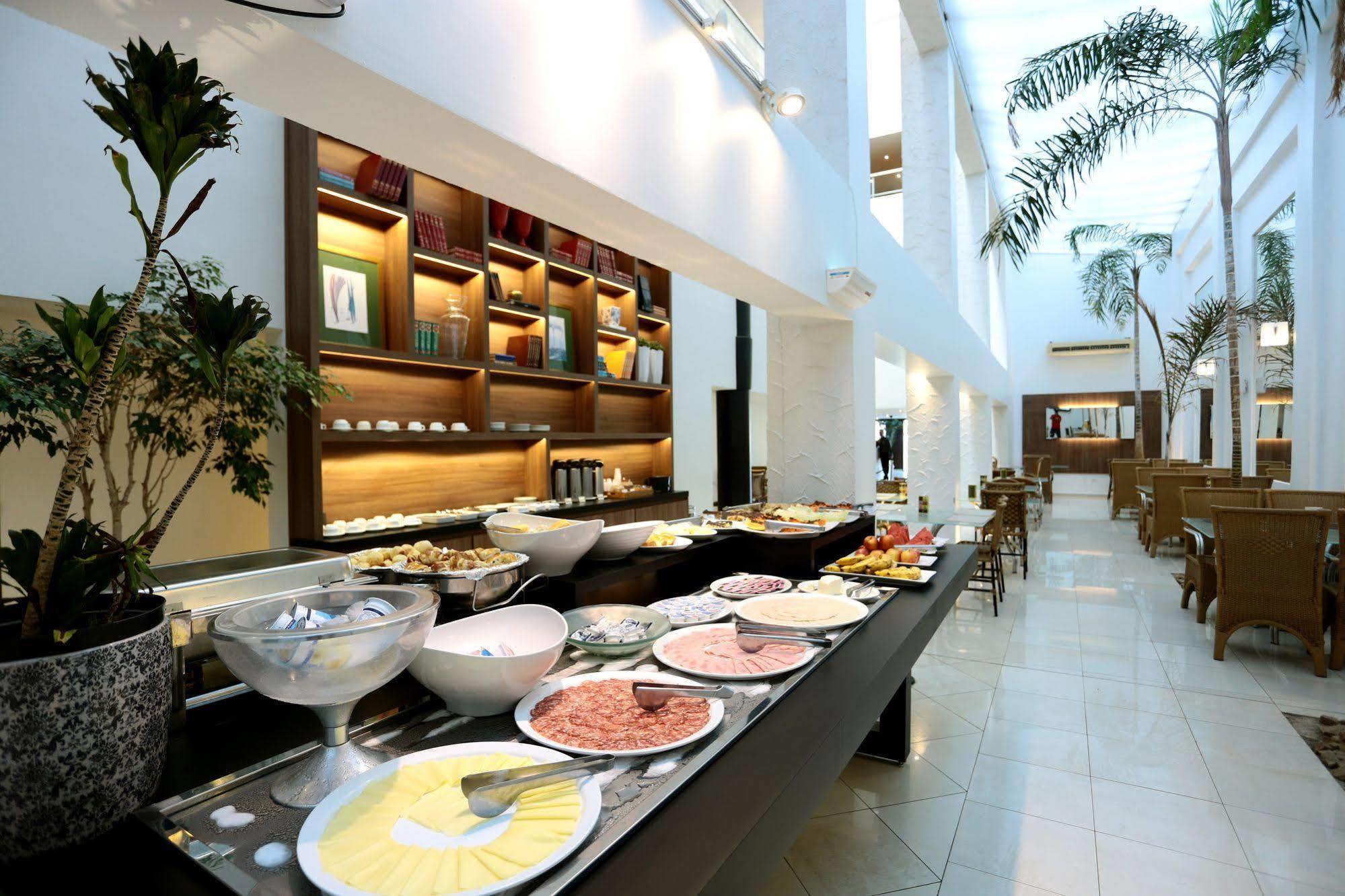 Oasis Tower Hotel Ribeirao Preto Bagian luar foto
