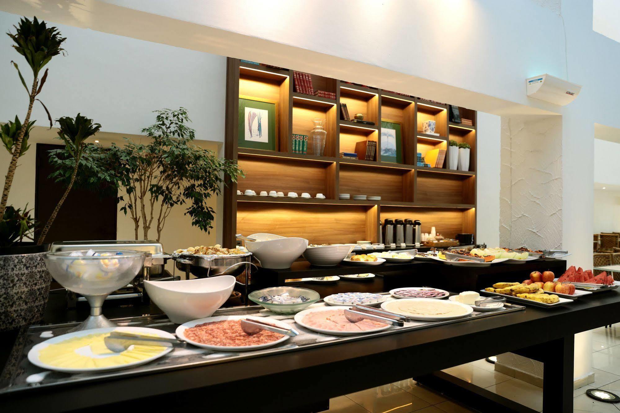 Oasis Tower Hotel Ribeirao Preto Bagian luar foto