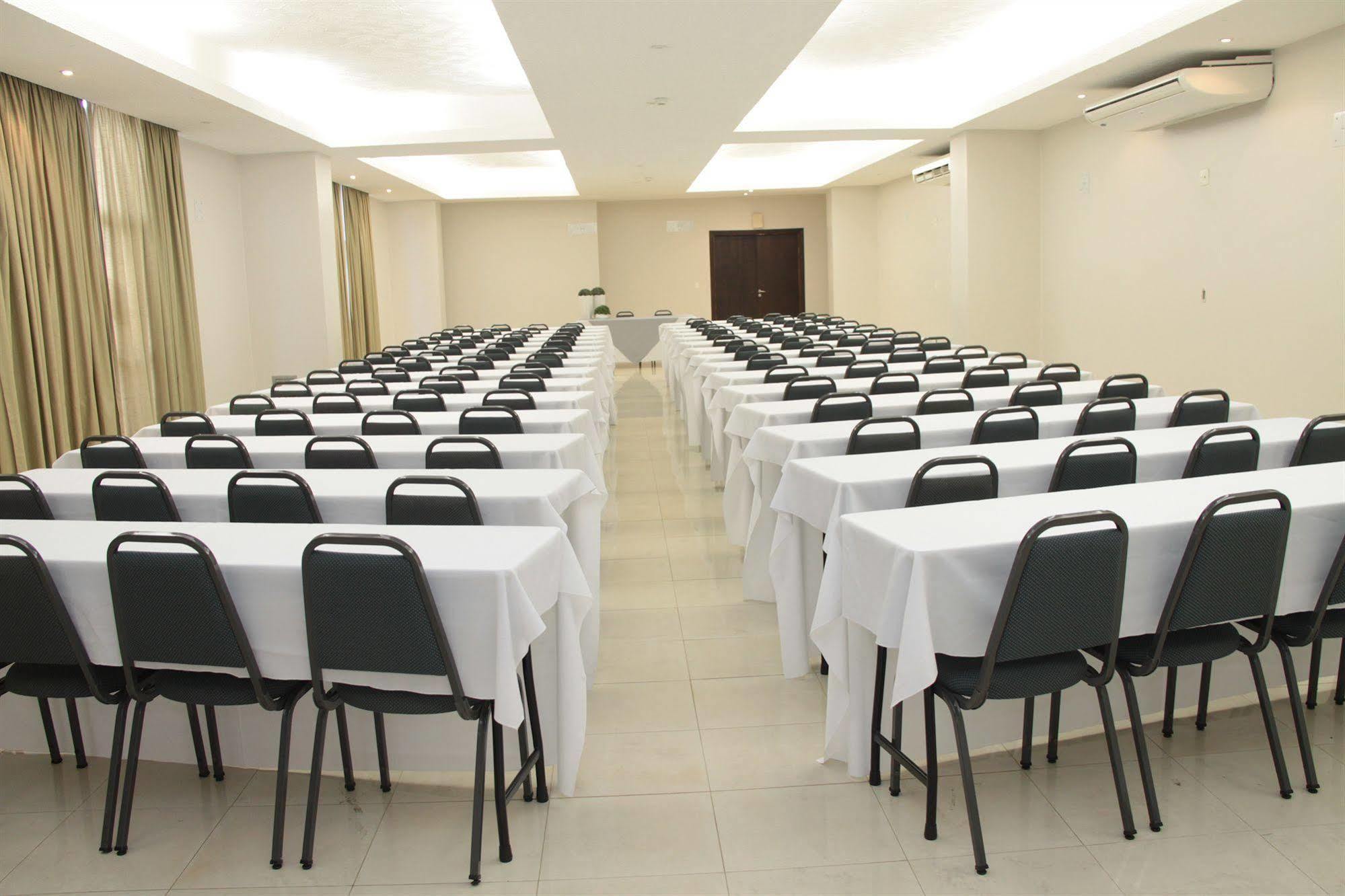 Oasis Tower Hotel Ribeirao Preto Bagian luar foto